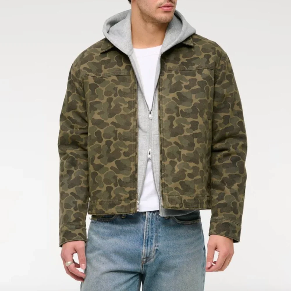 Abercrombie & Fitch Olive Camo Lightweight Cropped Zip Workwear Jacket, Large - Picture 8 of 8